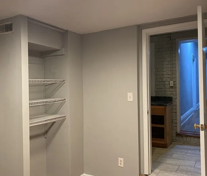 507 W Marshall St — Photo 12