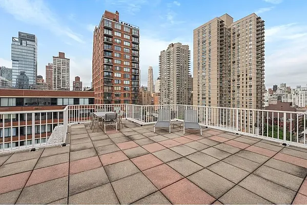 Sold by Douglas Elliman | media 8