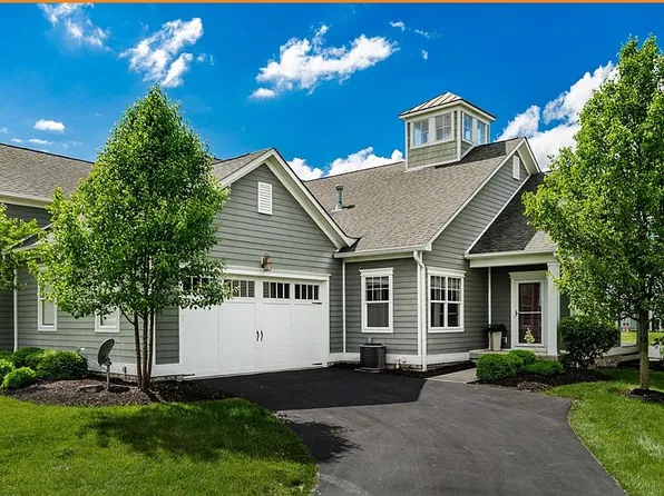 14857 Harbor Point Dr E, Thornville, OH 43076