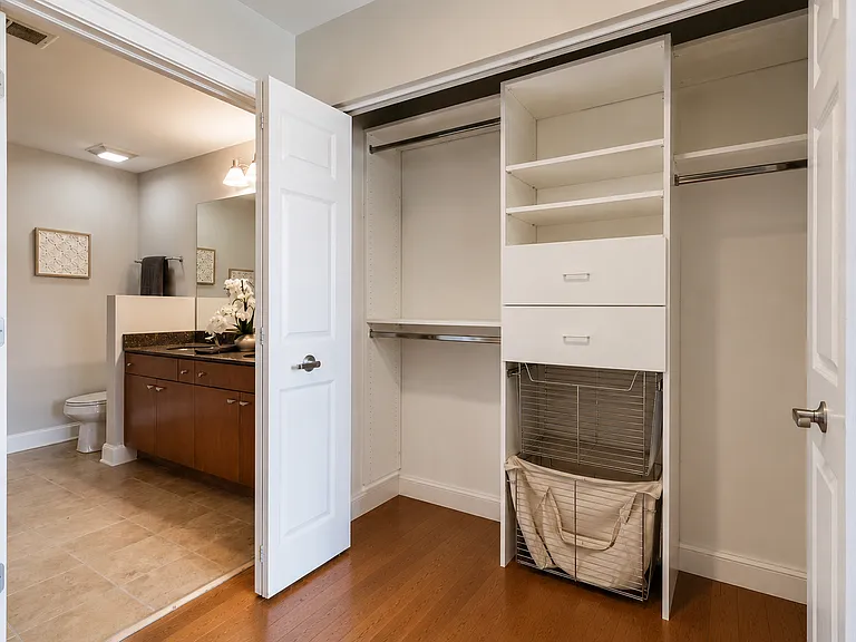 1001 W Madison St #208 — Photo 10