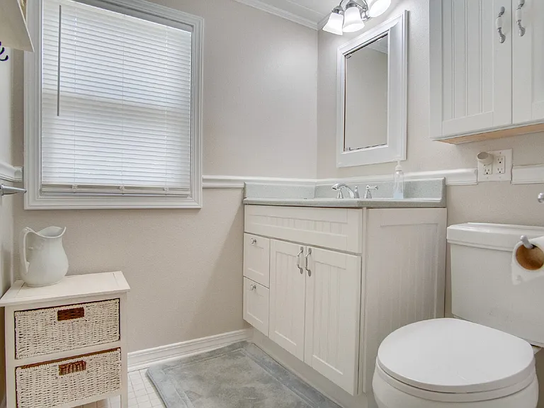 1613 E Jordan St — Photo 21