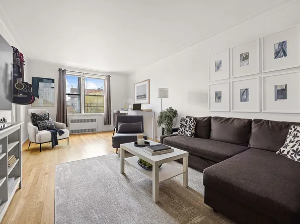 110 Ocean Pkwy APT 3E, Brooklyn, NY 11218