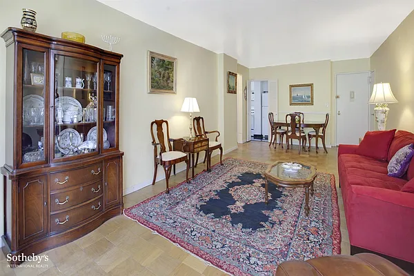 Sold by Sotheby's International Realty | media 8