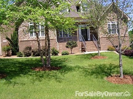 913 Covemont Drive
						:
						Front of house