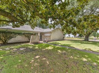 6011 Black Gum Dr, Houston, TX 77092