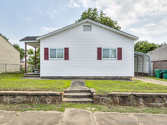 3rd image of 1130 E McKinley Ave