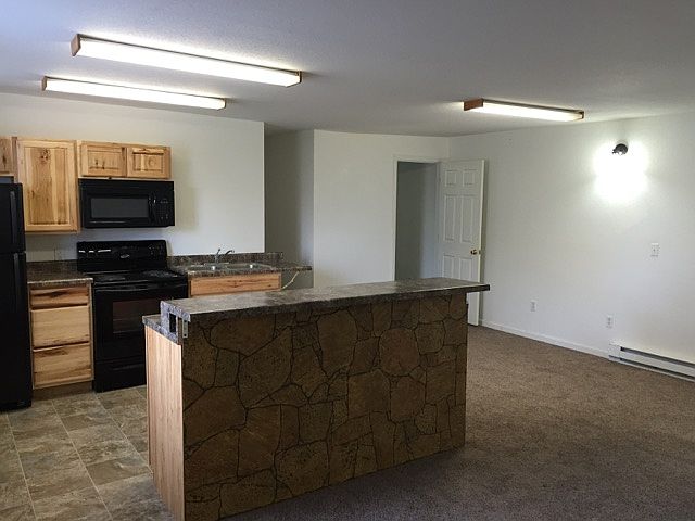 2nd image of 1235 Weber Loop