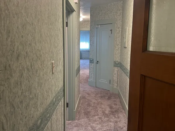 1721 Brownsville Rd APT 1, Pittsburgh, PA 15210