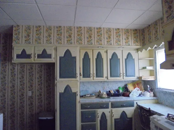 622-624 Kennedy Boulevard image 3 of 11