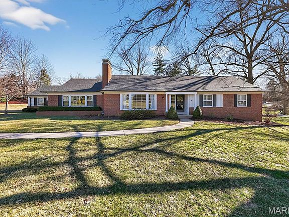 2nd image of 17 Outer Ladue Dr