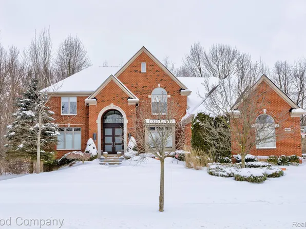 26255 Mandalay Cir, Novi, MI 48374