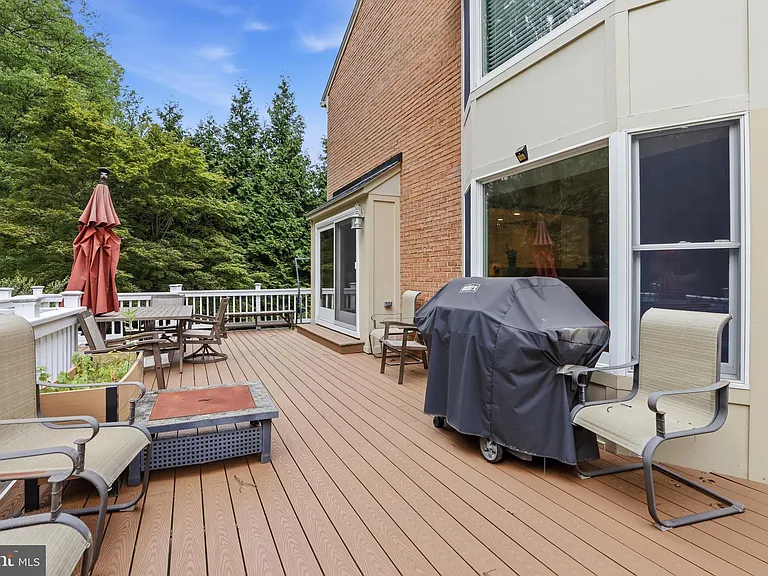 7715 Crossover Dr — Photo 76