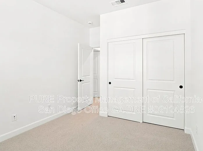 390 Baker St — Photo 15