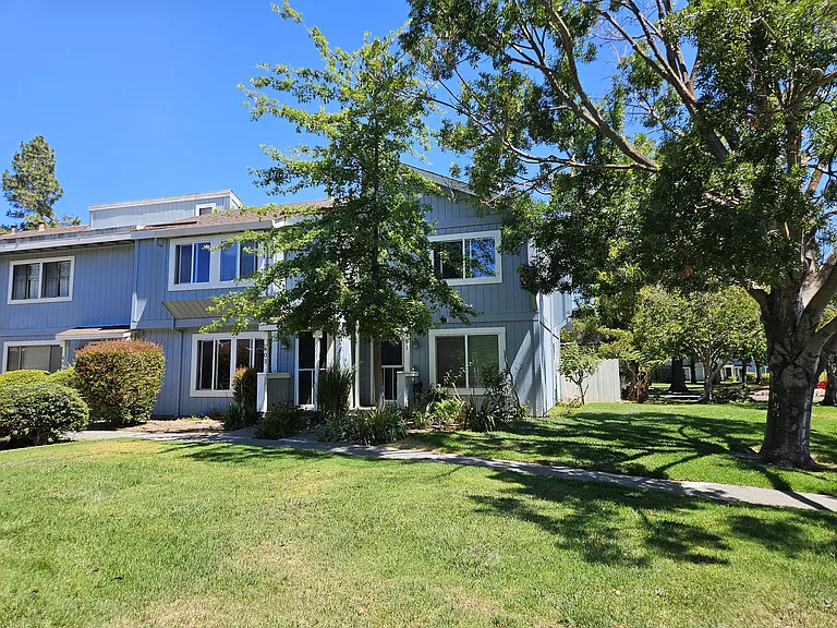 403 Fernbridge Pl — Photo 28
