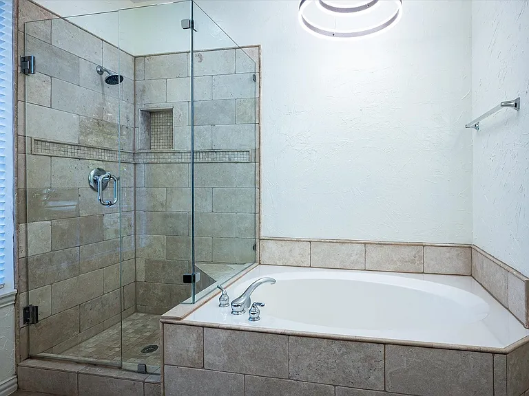 6812 Valley Brook Dr — Photo 15