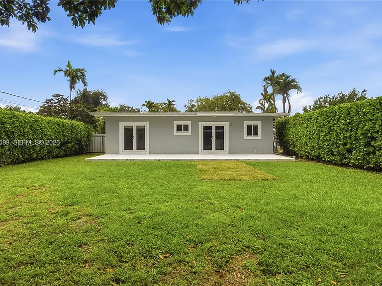 6511 SW 44th St — Photo 30