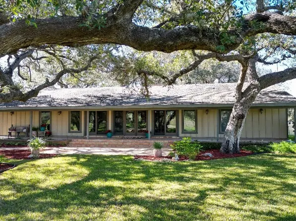 (undisclosed Address), George West, TX 78022