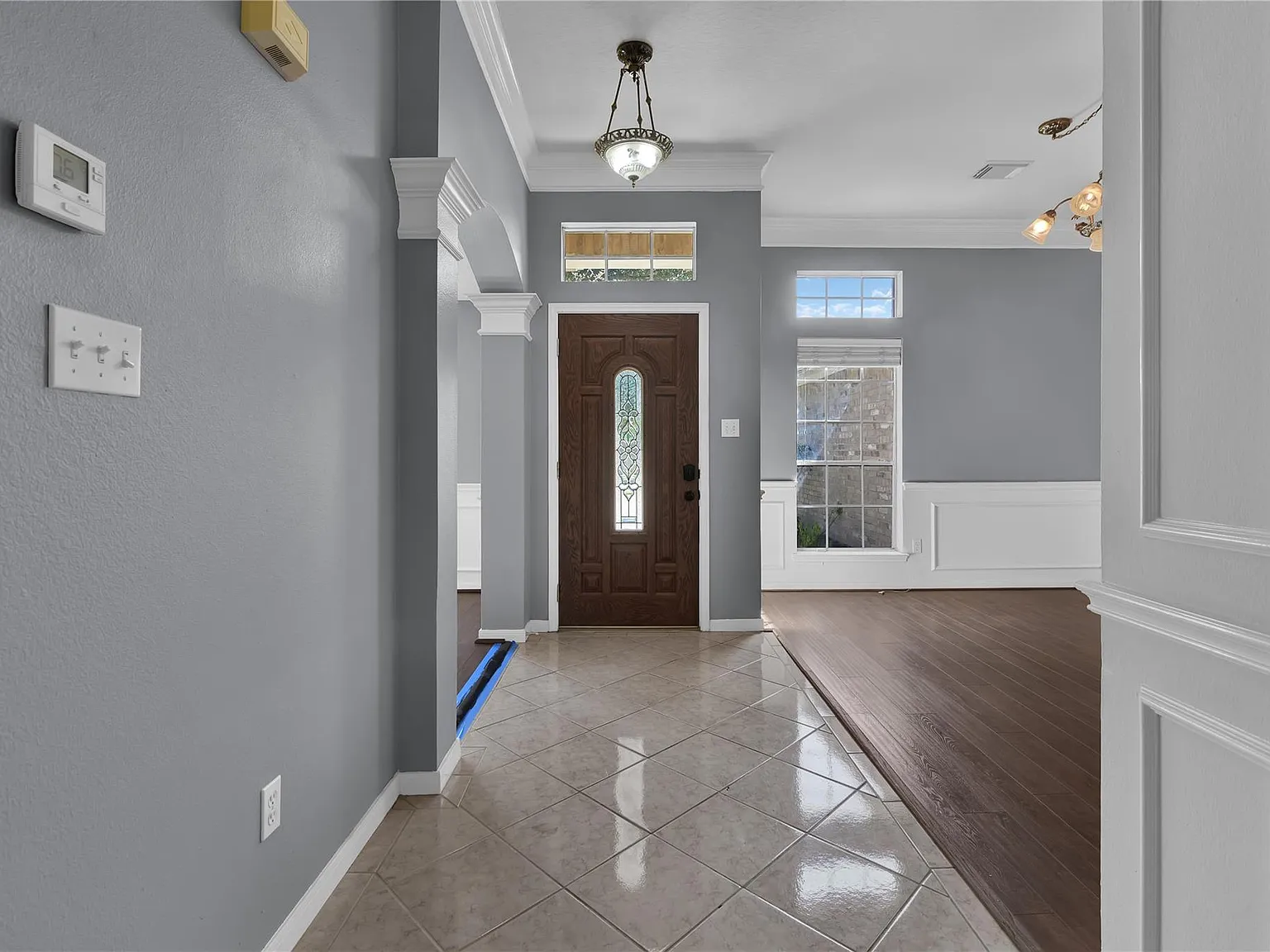 3 bed, 2.0 bath, 2180 sqft, $2,100 — Photo 3