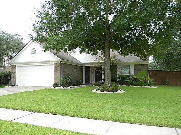 2nd image of 9819 Willow Park Ln