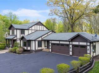 35425 Miles Rd, Moreland Hills, OH 44022