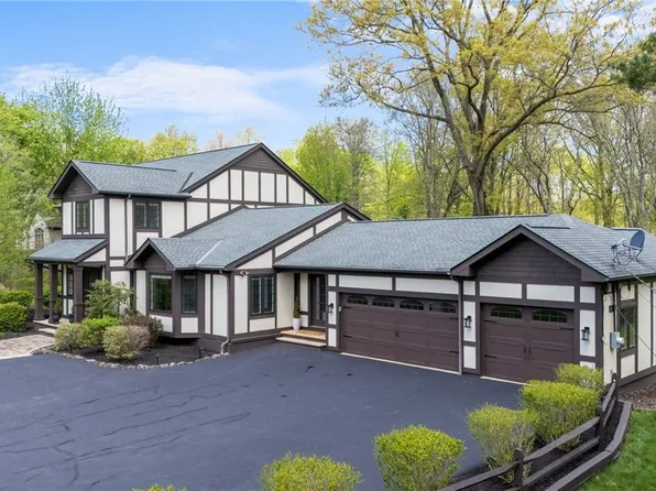 35425 Miles Rd, Moreland Hills, OH 44022