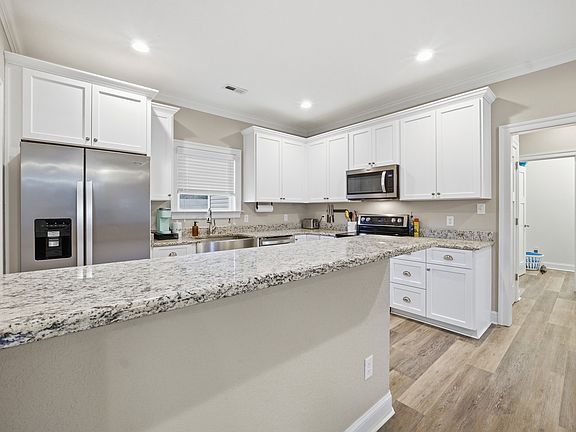 5th image of 314 Lake Dr