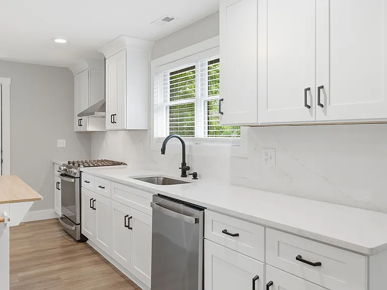 1253 W Main St — Photo 8