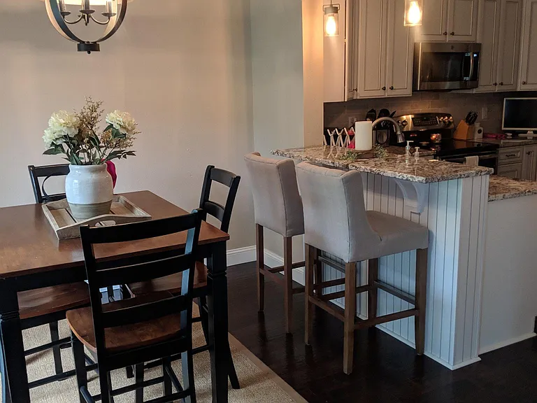 21 Surrey Hill Dr — Photo 5
