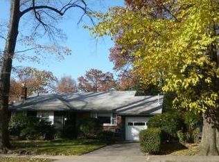 25411 Walden Ave, Great Neck, NY 11020
