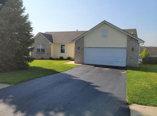3063 Bauer Dr, Roscoe, IL 61115