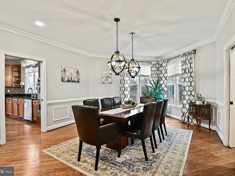 21922 Hyde Park Dr — Photo 8