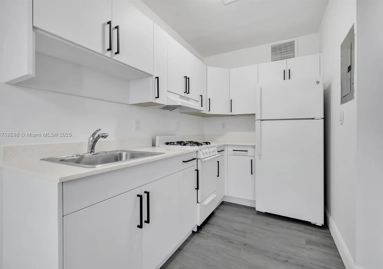 740 84th Street — Photo 3