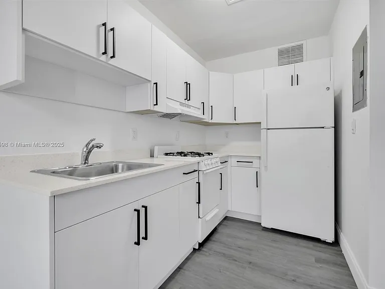 740 84th St #1 — Photo 3