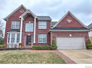 3926 Timbercrest Dr, Troy, MI