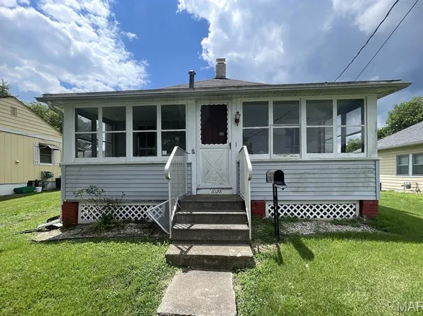 1028 Bell Pl, Hillsboro, IL 62049