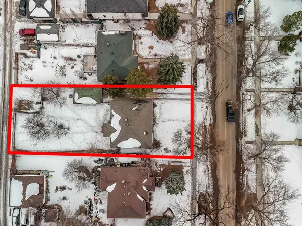 10975 116th St NW, Edmonton, AB T5H 3M7