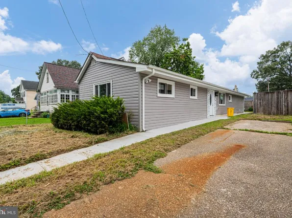 776 203rd St, Pasadena, MD 21122