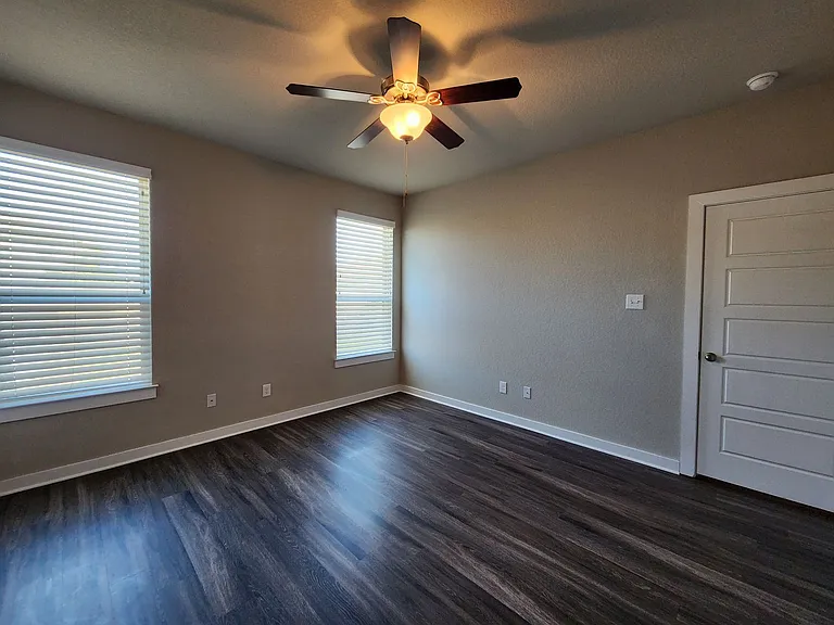 549 Creekside Frst — Photo 13