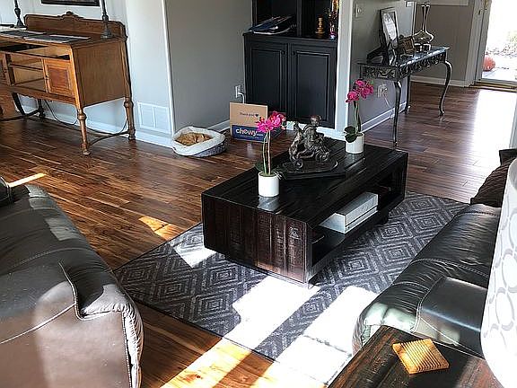 3rd image of 901 Lochinvar Ln