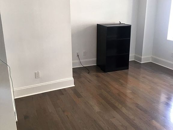 5th image of 15 Park Row APT 26F