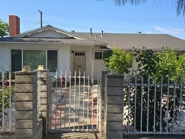 22509 Saticoy St, West Hills, CA 91307