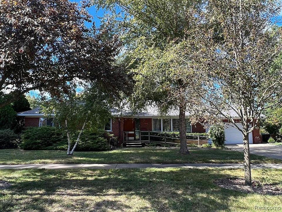 20091 Morningside Dr, Grosse Pointe Woods, MI 48236 Zillow