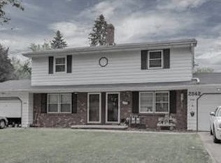 2542 He Nis Ra Ln, Green Bay, WI 54304