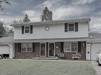 2542 He Nis Ra Ln, Green Bay, WI, 54304