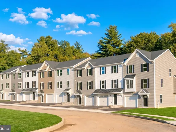 211 Pine Crest Village Dr Lot 11, Pine Grove, PA 17963