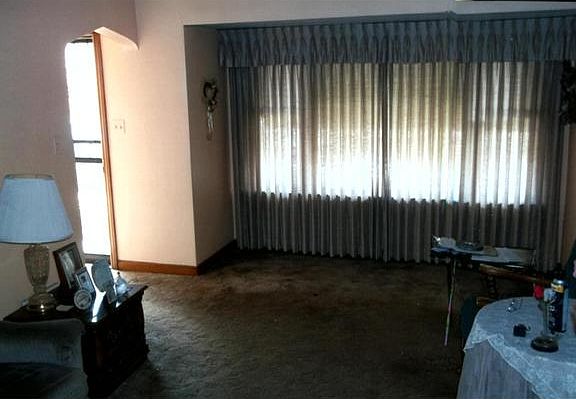 2nd image of 11018 S Avenue L