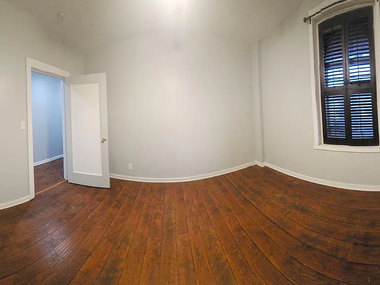 102 Carmel Rd — Photo 2