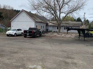 132 NE Rifle Range St, Roseburg, OR 97470