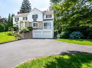 91 Pickwick Rd, Manhasset, NY 11030