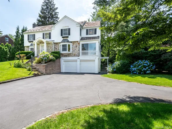 91 Pickwick Rd, Manhasset, NY 11030